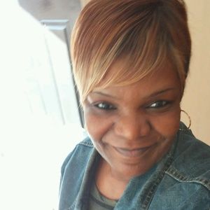 Meet your Posher, Cynthia